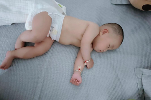 赵县几个月宝宝会抬头