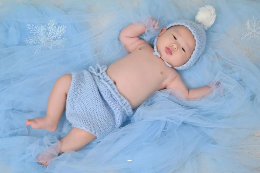 赵县摸孕妇肚子沾喜气